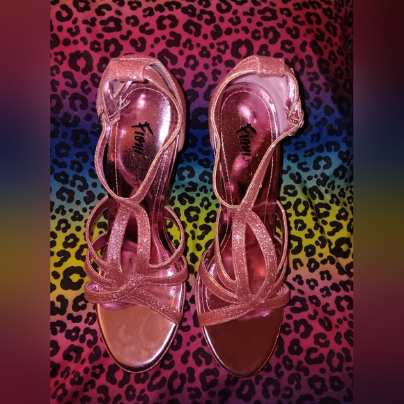 Beautiful heels - Picture 6 of 7